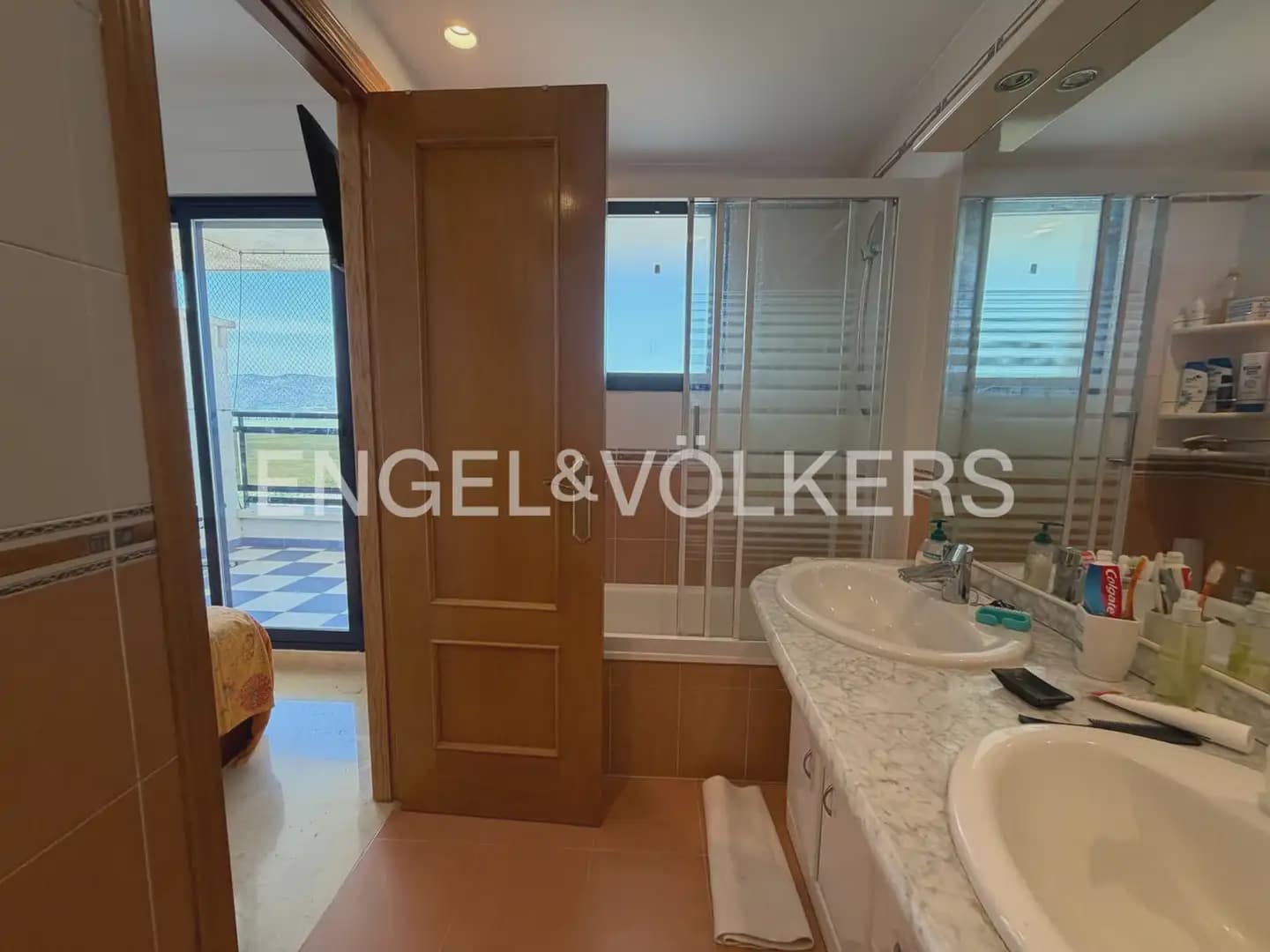 2 bedroom Flat for rent in Gandia with pool garage - € 1,500 (Ref: 9944255)