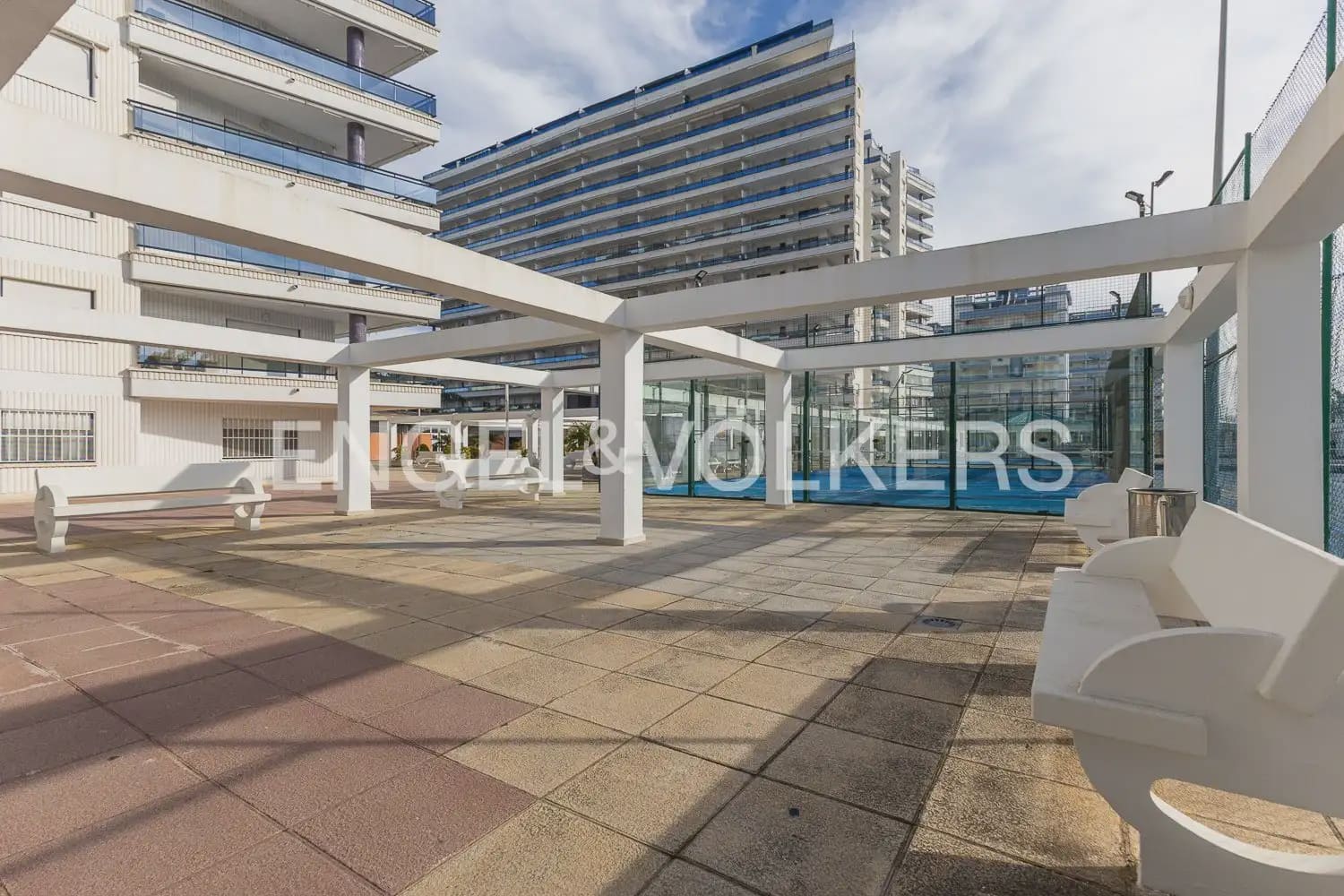 2 bedroom Flat for rent in Gandia with pool garage - € 1,500 (Ref: 9944255)