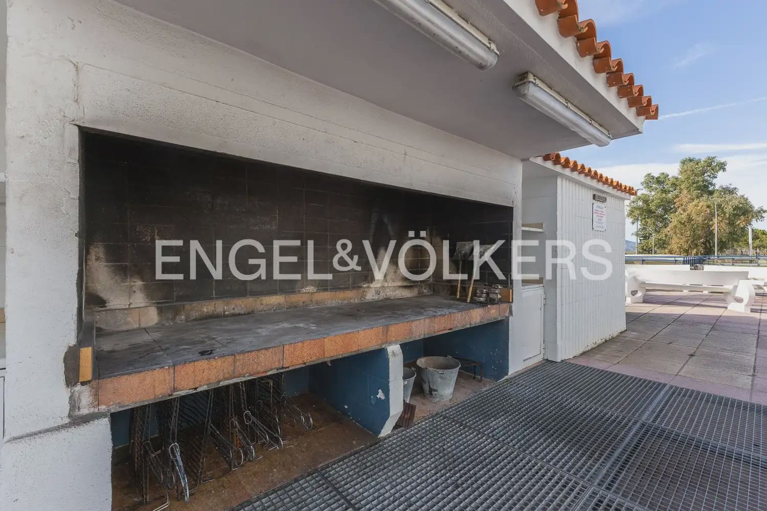 2 bedroom Flat for rent in Gandia with pool garage - € 1,500 (Ref: 9944255)