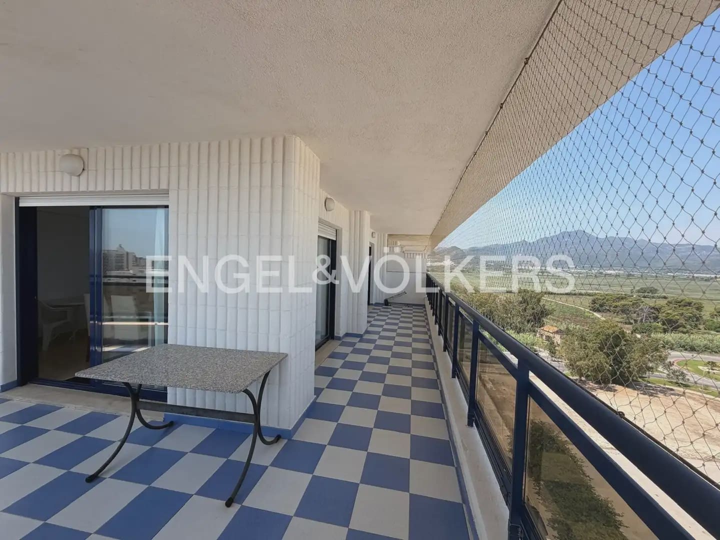 2 bedroom Flat for rent in Gandia with pool garage - € 1,500 (Ref: 9944255)