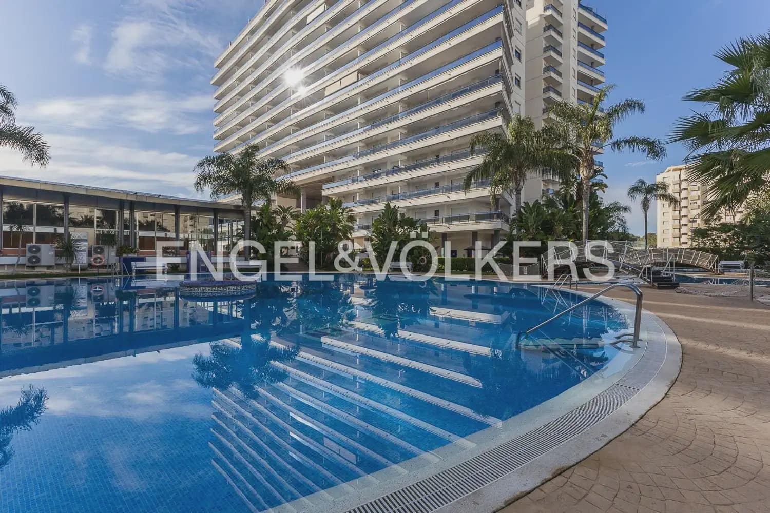 2 bedroom Flat for rent in Gandia with pool garage - € 1,500 (Ref: 9944255)