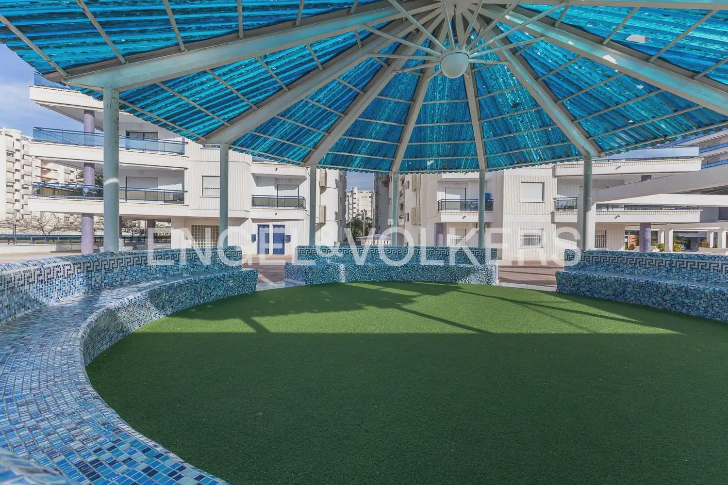 2 bedroom Flat for rent in Gandia with pool garage - € 1,500 (Ref: 9944255)