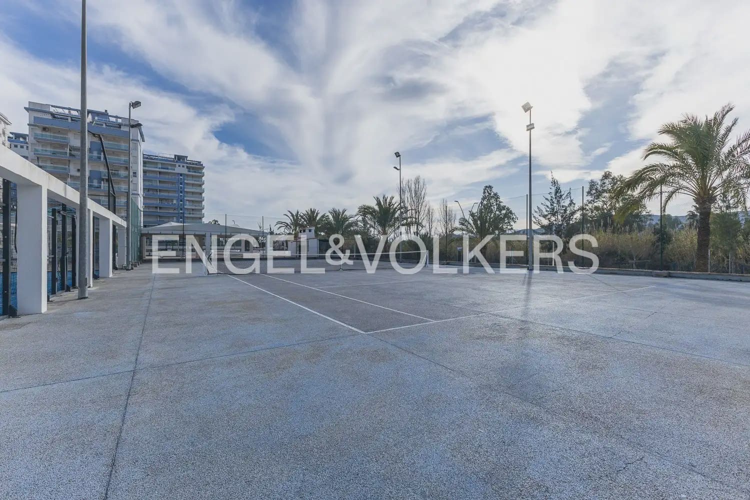 2 bedroom Flat for rent in Gandia with pool garage - € 1,500 (Ref: 9944255)