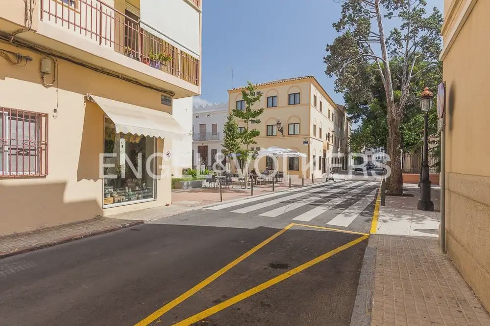 Casa de 2 habitaciones en Tavernes Blanques en alquiler - 1.050 € (Ref: 9944378)