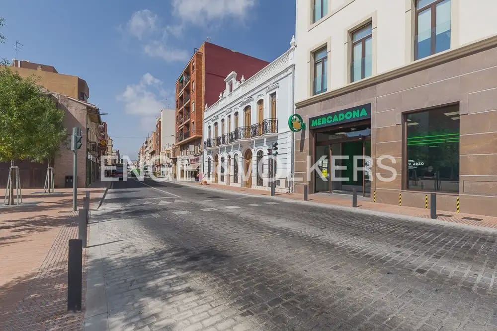 Casa de 2 habitaciones en Tavernes Blanques en alquiler - 1.050 € (Ref: 9944378)