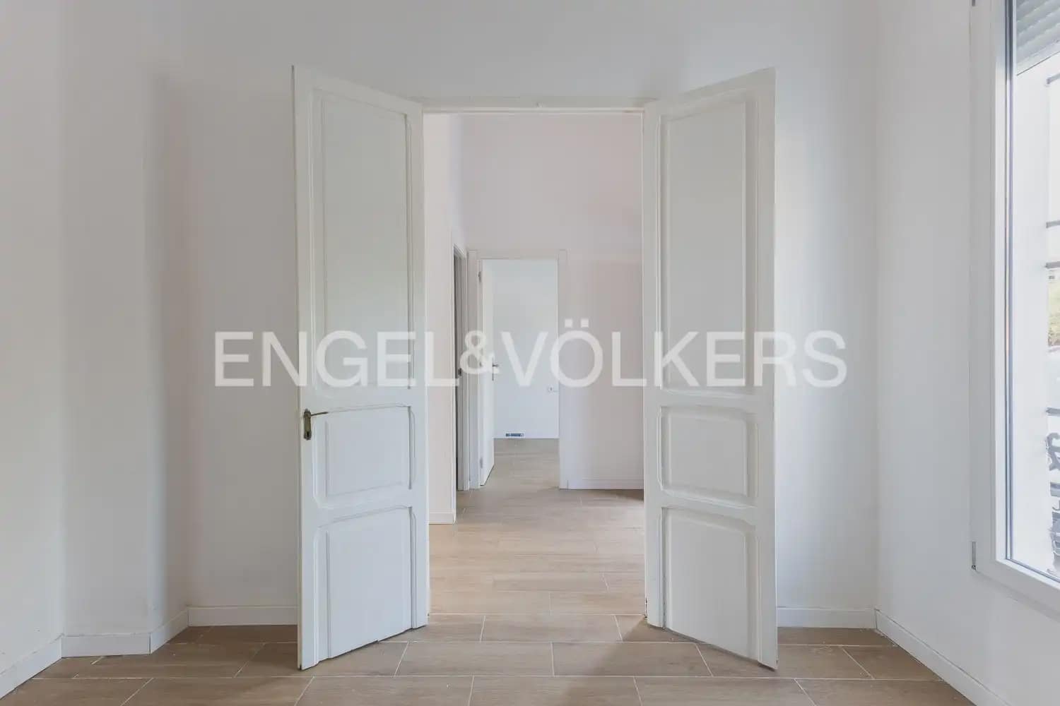 Casa de 2 habitaciones en Tavernes Blanques en alquiler - 1.050 € (Ref: 9944378)