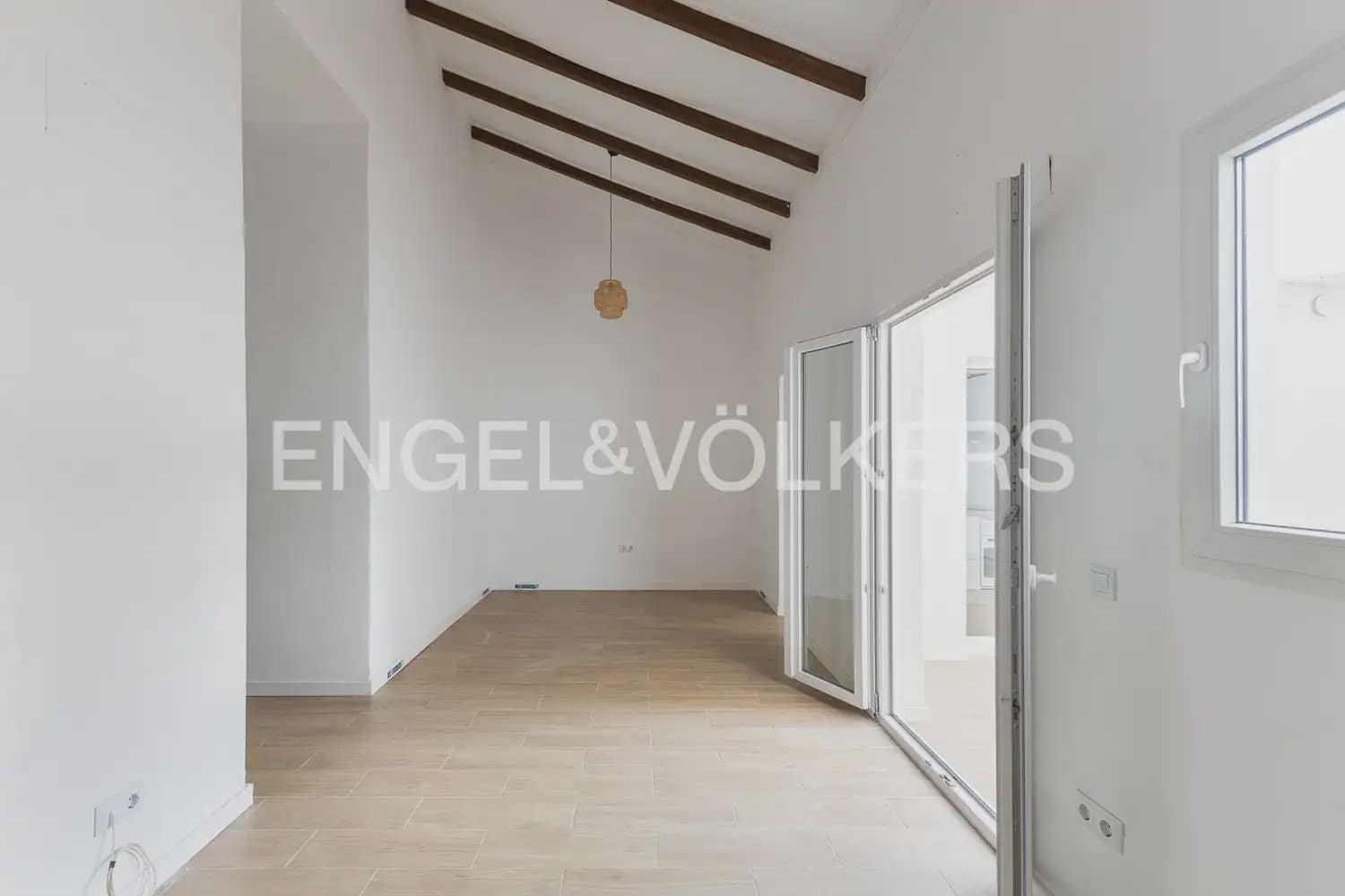 Casa de 2 habitaciones en Tavernes Blanques en alquiler - 1.050 € (Ref: 9944378)