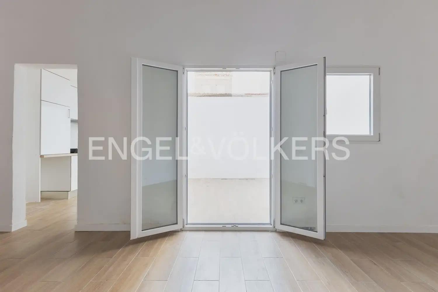 Casa de 2 habitaciones en Tavernes Blanques en alquiler - 1.050 € (Ref: 9944378)