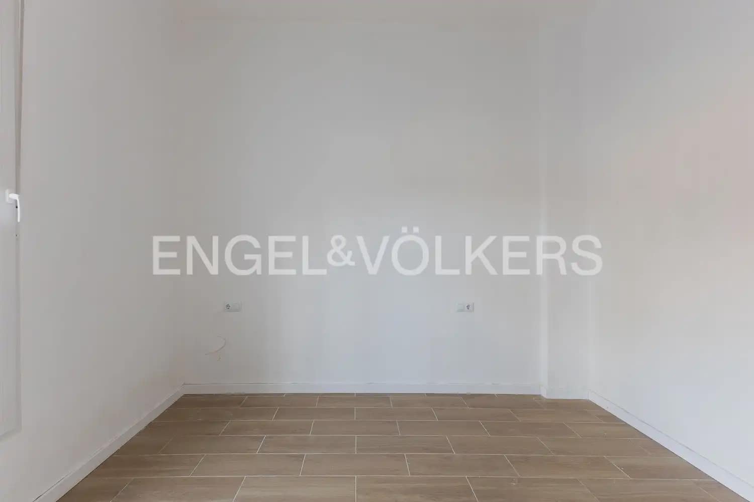 Casa de 2 habitaciones en Tavernes Blanques en alquiler - 1.050 € (Ref: 9944378)