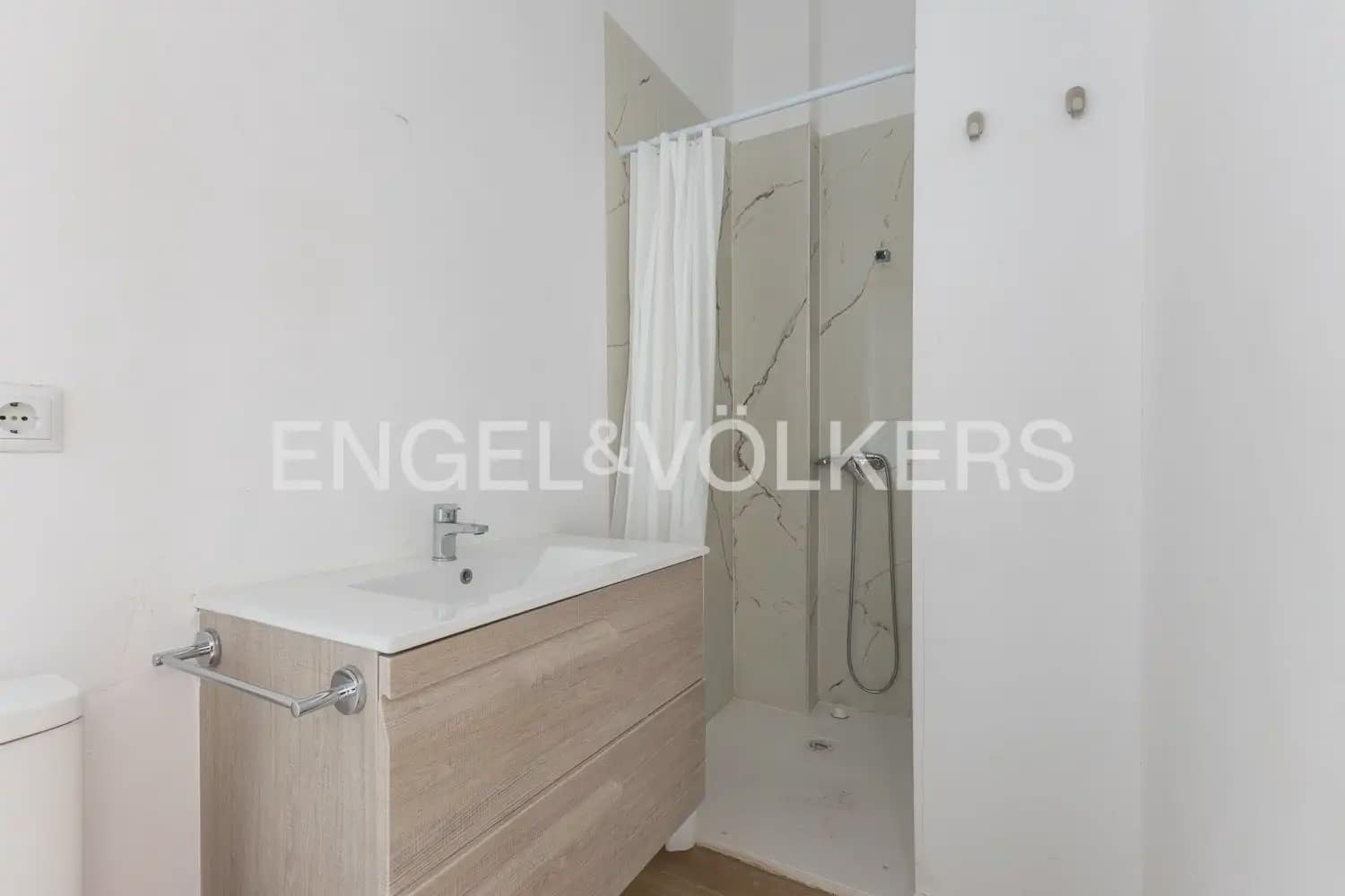 Casa de 2 habitaciones en Tavernes Blanques en alquiler - 1.050 € (Ref: 9944378)