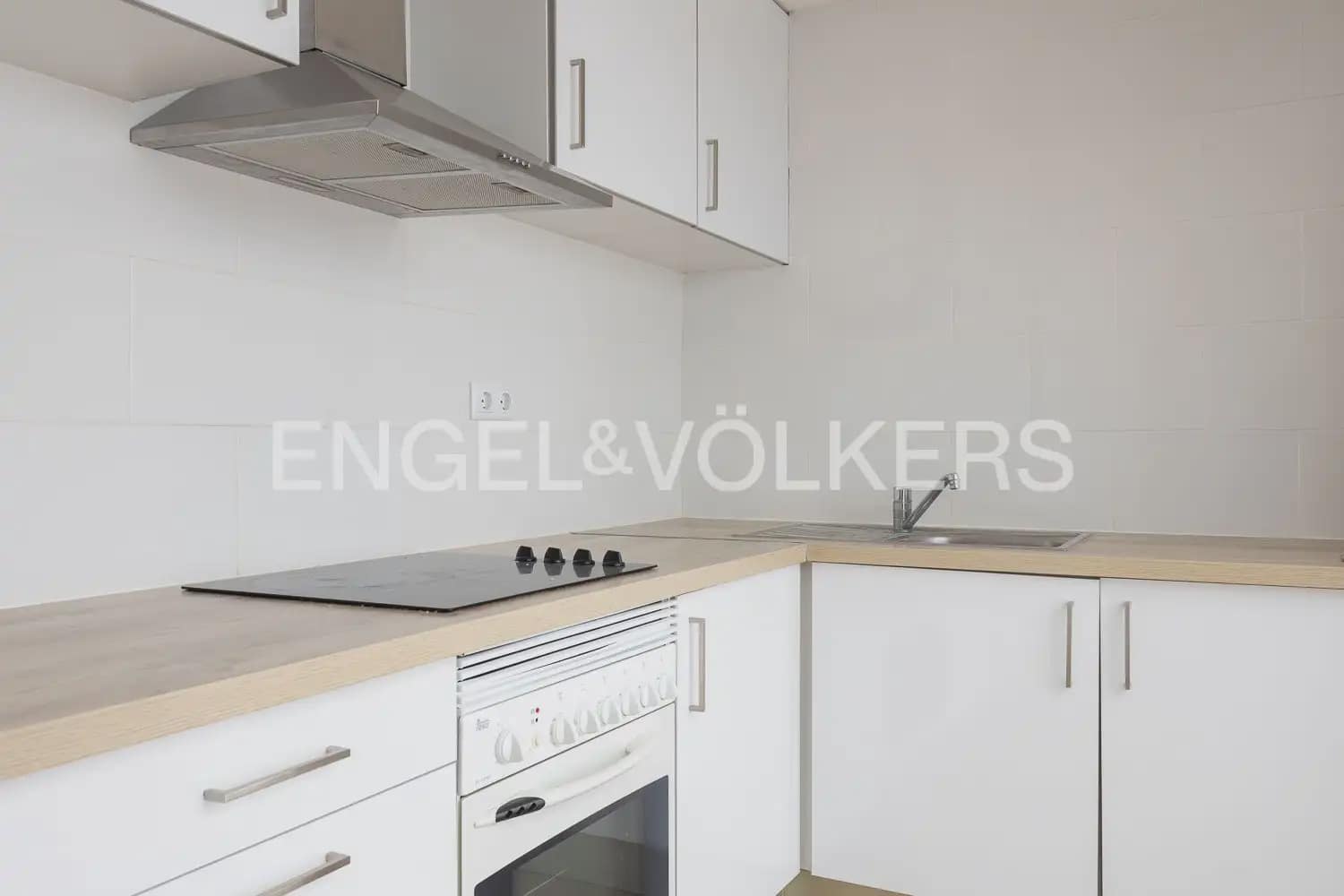 Casa de 2 habitaciones en Tavernes Blanques en alquiler - 1.050 € (Ref: 9944378)
