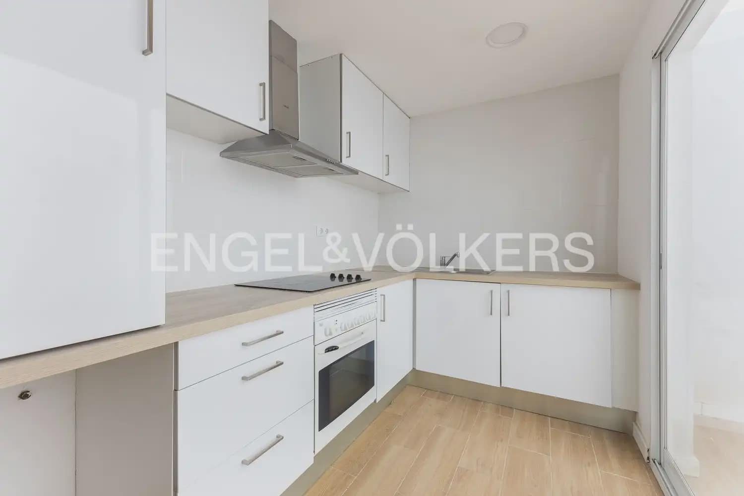 Casa de 2 habitaciones en Tavernes Blanques en alquiler - 1.050 € (Ref: 9944378)