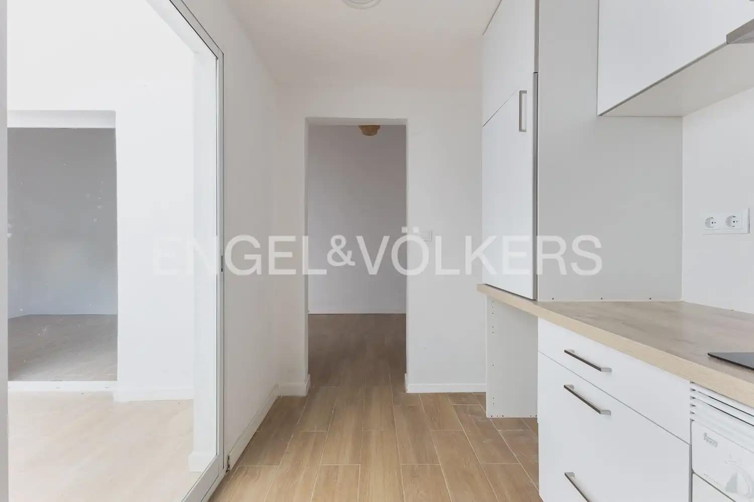 Casa de 2 habitaciones en Tavernes Blanques en alquiler - 1.050 € (Ref: 9944378)