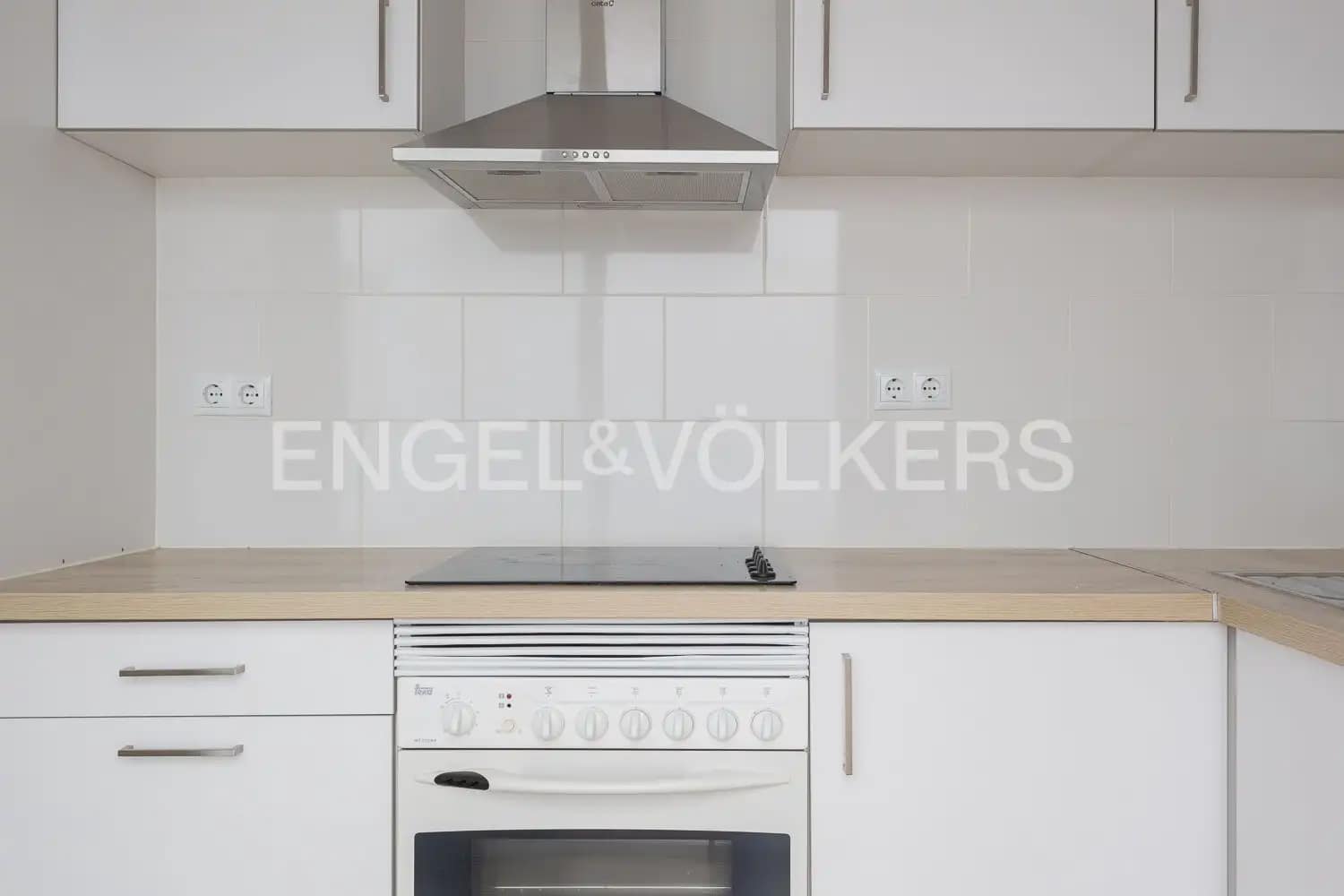 Casa de 2 habitaciones en Tavernes Blanques en alquiler - 1.050 € (Ref: 9944378)