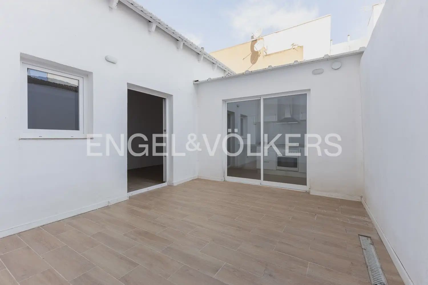 Casa de 2 habitaciones en Tavernes Blanques en alquiler - 1.050 € (Ref: 9944378)