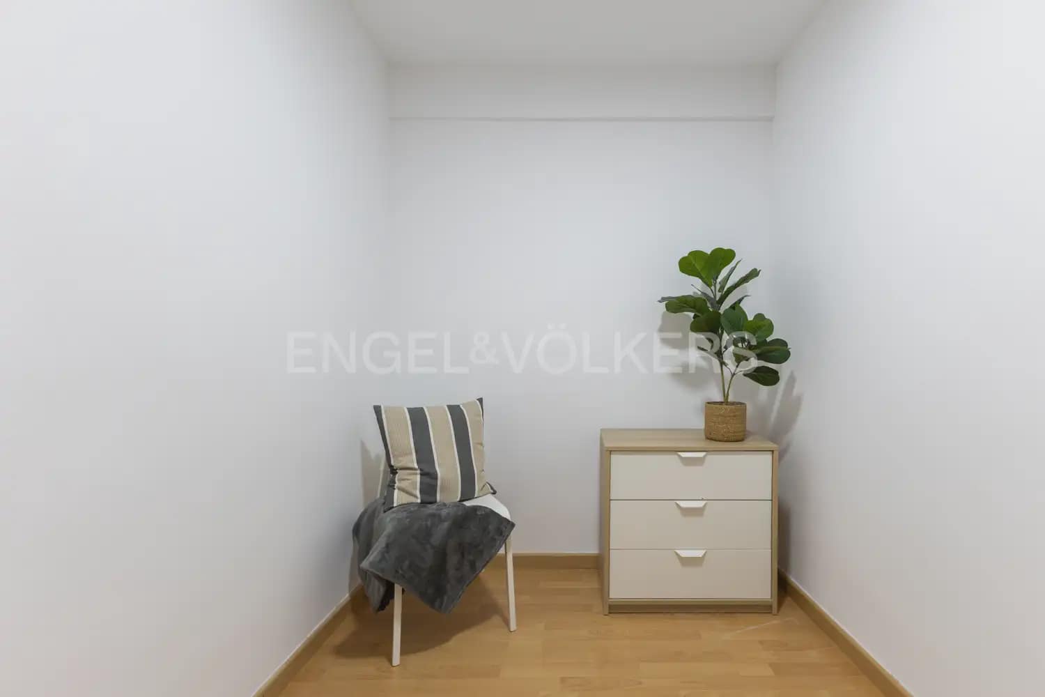 2 Zimmer Wohnung zu vermieten in Valencia Stadt - 1.500 € (Ref: 9944560)