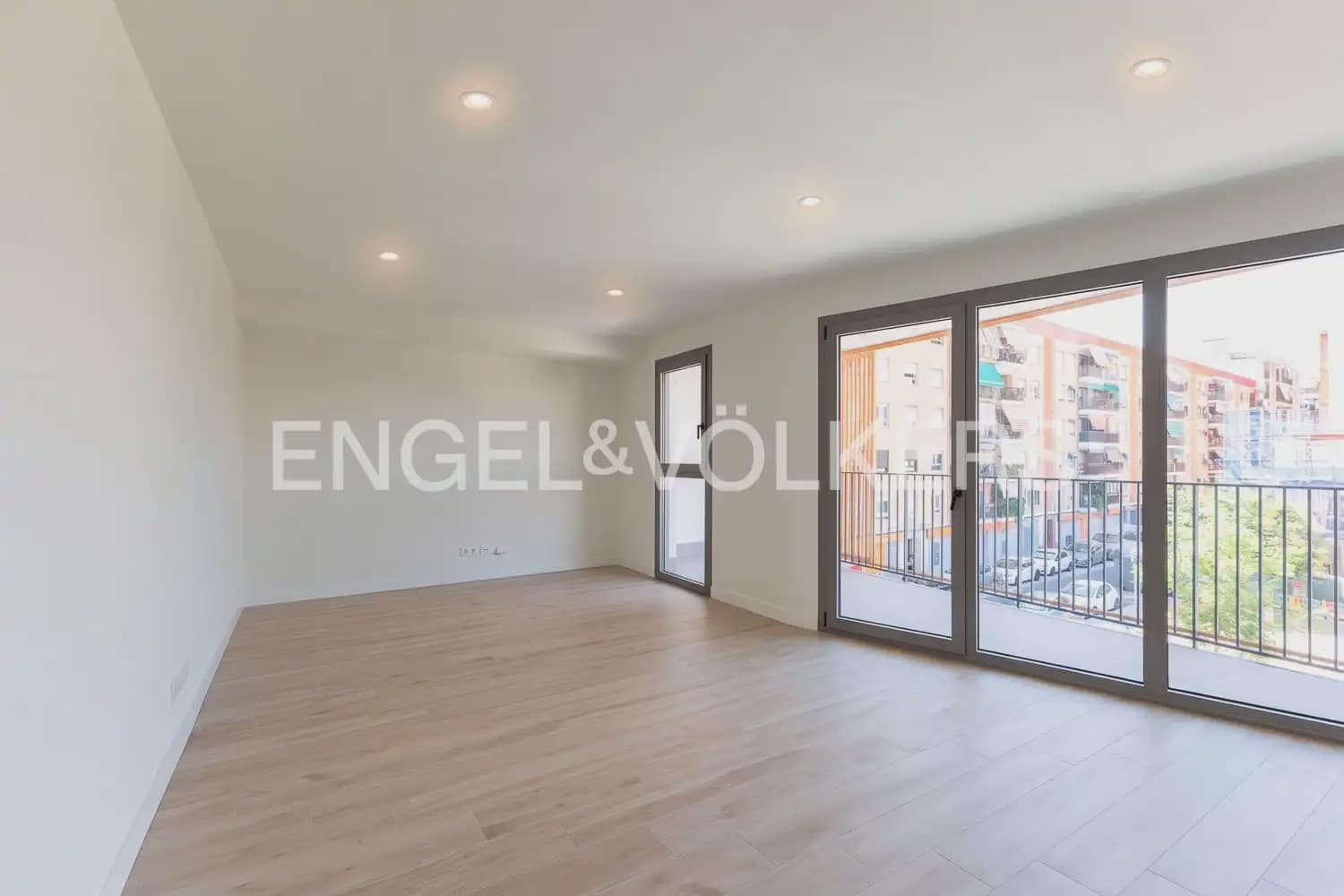 Appartement de 3 chambres à louer à Valence ville avec garage - 1 700 € (Ref: 9944561)