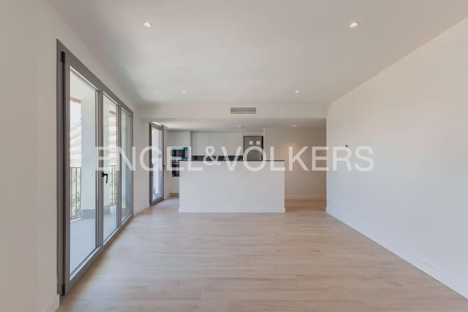 Appartement de 3 chambres à louer à Valence ville avec garage - 1 700 € (Ref: 9944561)