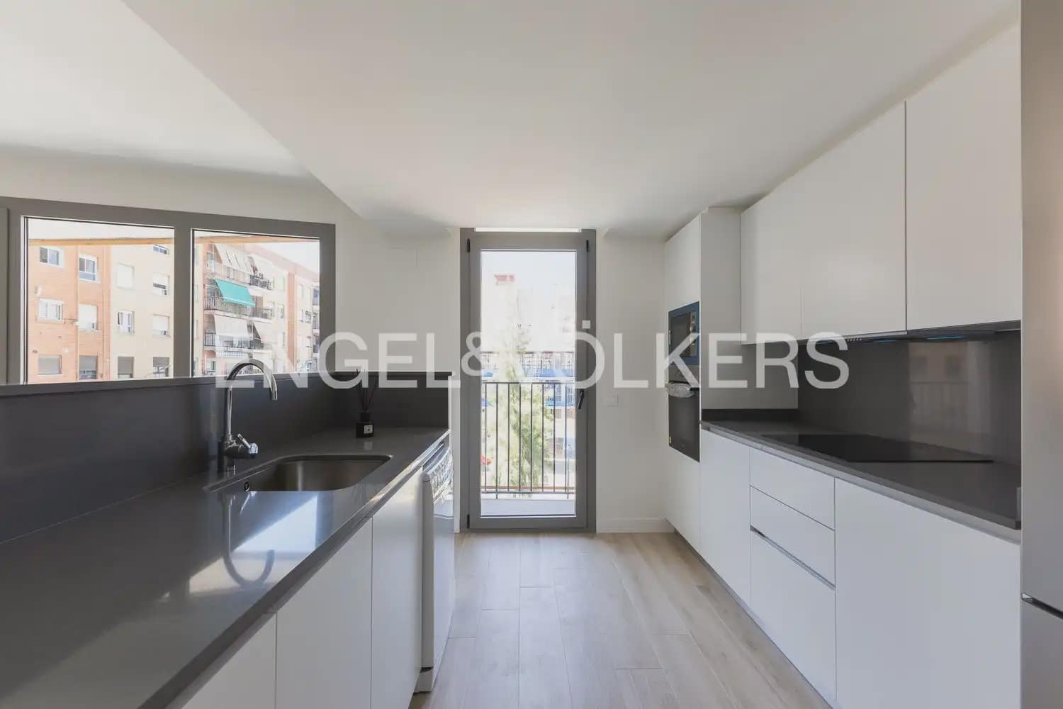 Appartement de 3 chambres à louer à Valence ville avec garage - 1 700 € (Ref: 9944561)