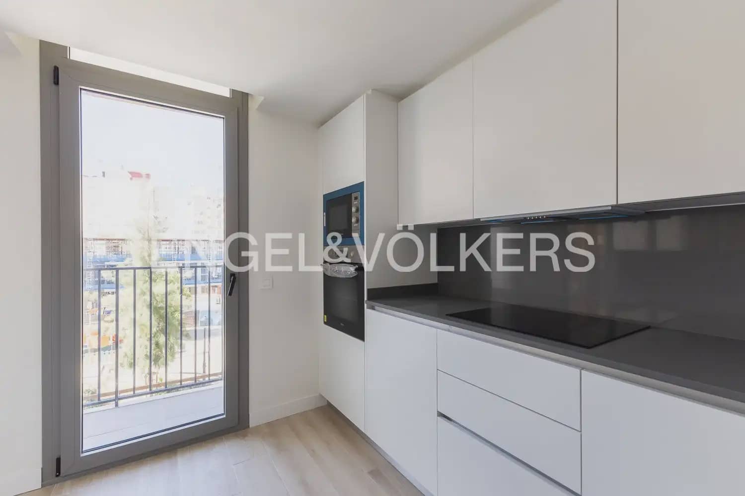 Appartement de 3 chambres à louer à Valence ville avec garage - 1 700 € (Ref: 9944561)