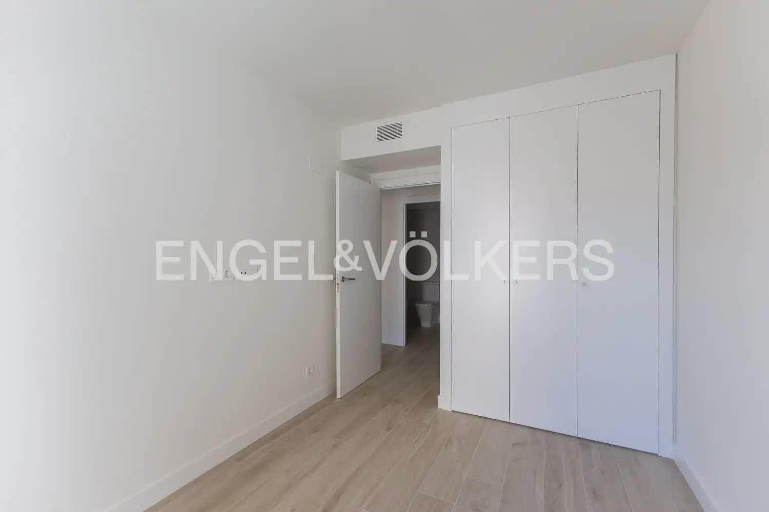 Appartement de 3 chambres à louer à Valence ville avec garage - 1 700 € (Ref: 9944561)