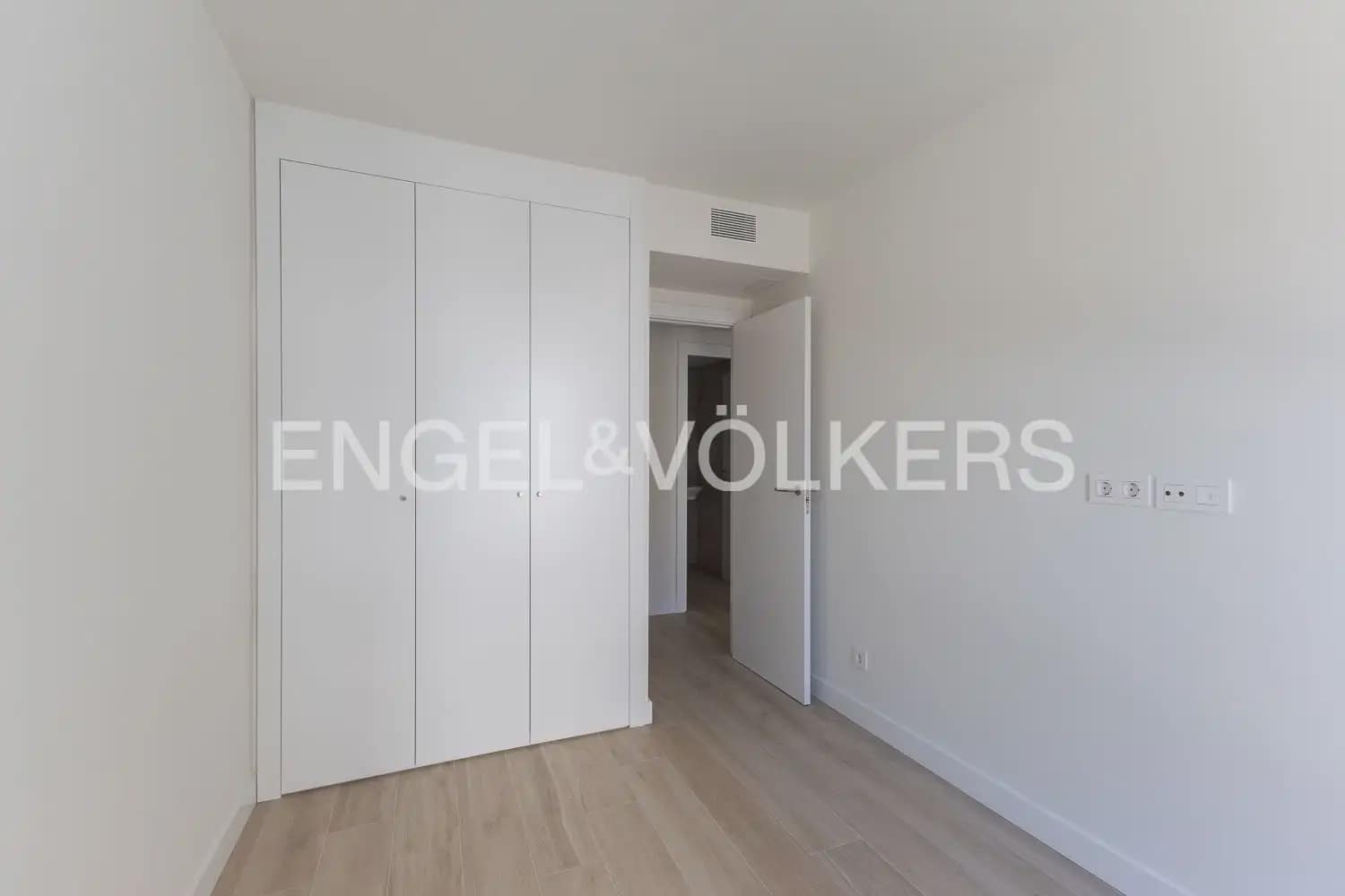 Appartement de 3 chambres à louer à Valence ville avec garage - 1 700 € (Ref: 9944561)