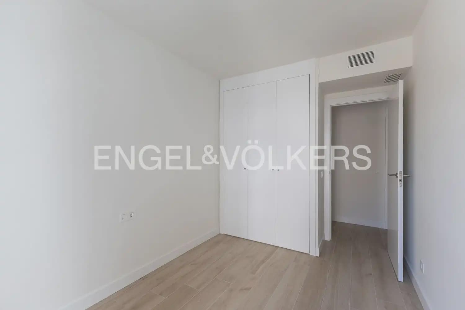 Appartement de 3 chambres à louer à Valence ville avec garage - 1 700 € (Ref: 9944561)