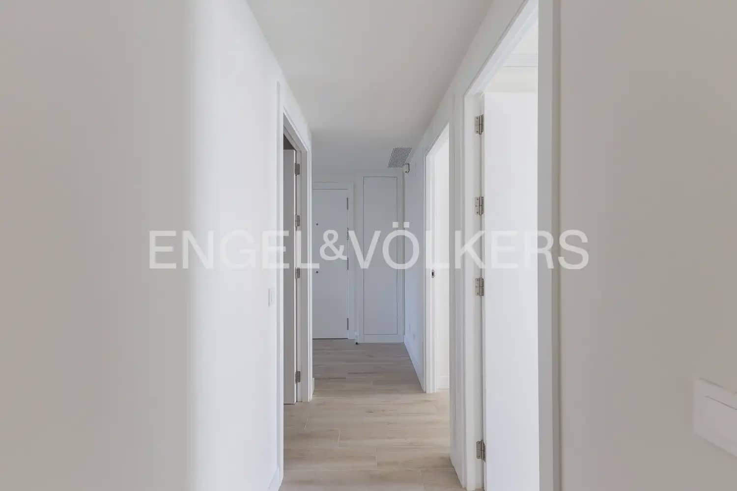 Appartement de 3 chambres à louer à Valence ville avec garage - 1 700 € (Ref: 9944561)