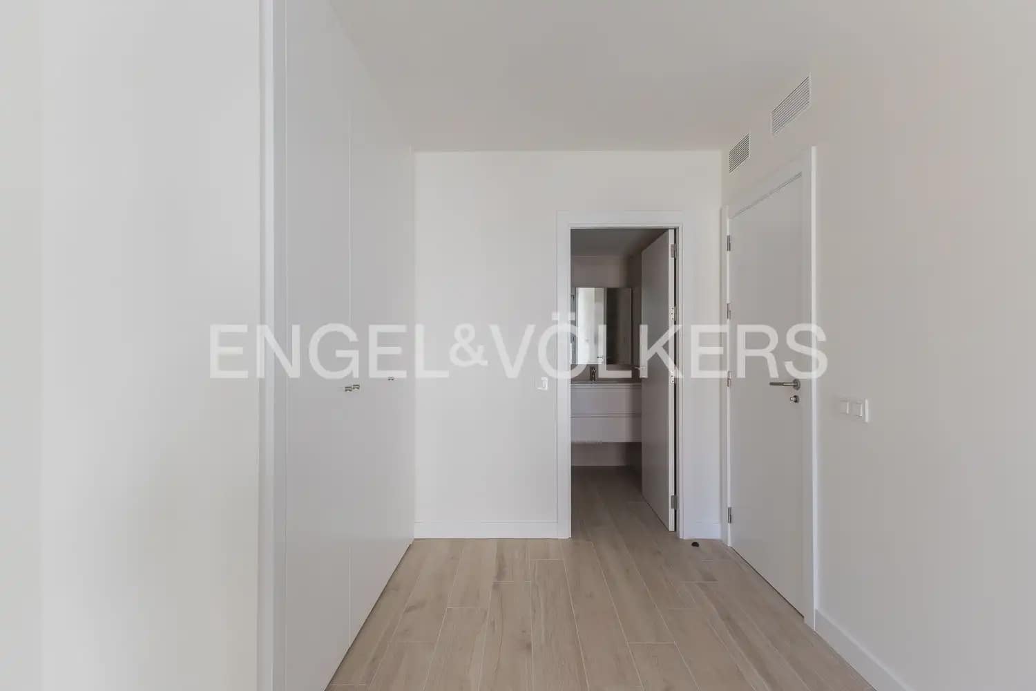 Appartement de 3 chambres à louer à Valence ville avec garage - 1 700 € (Ref: 9944561)