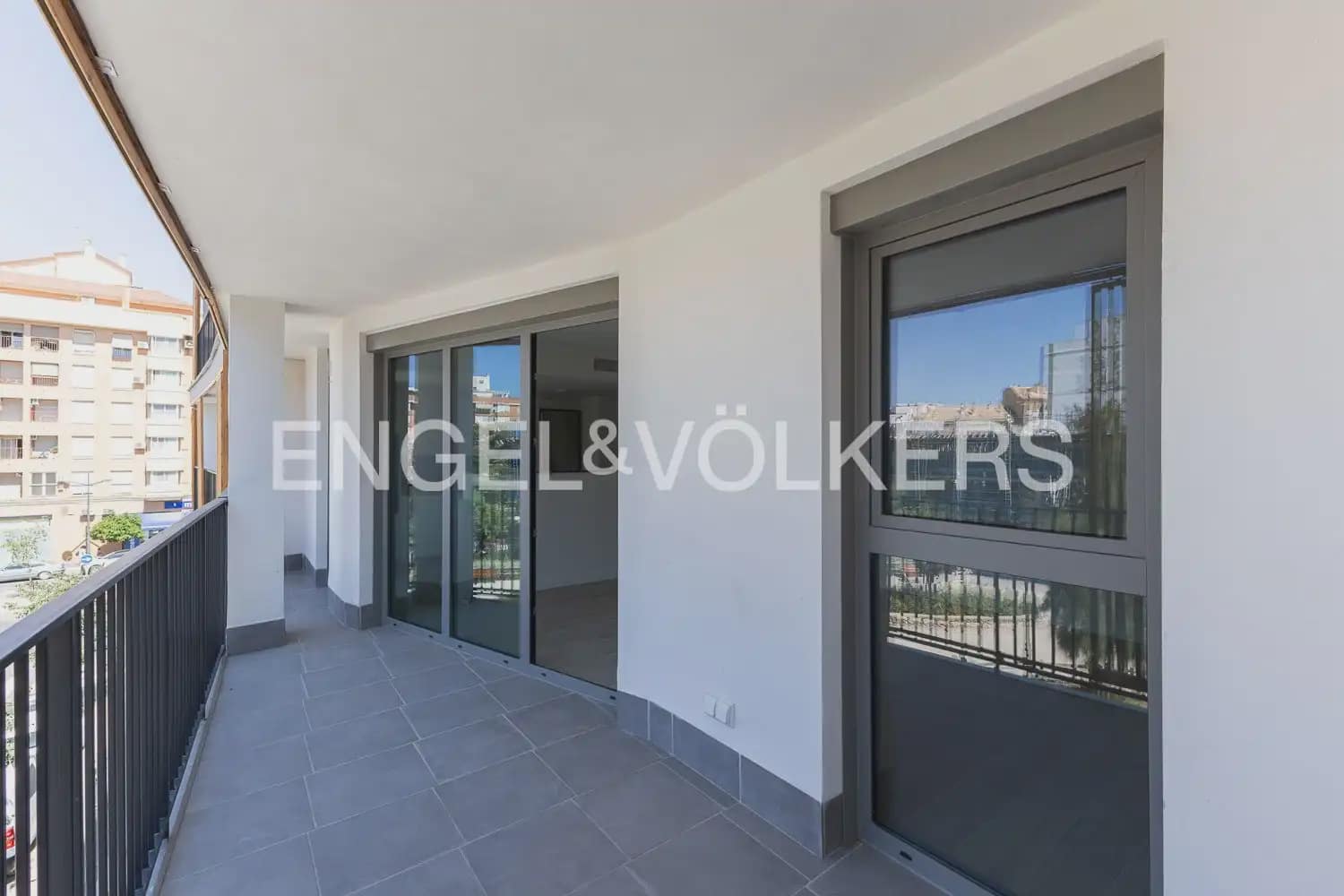 Appartement de 3 chambres à louer à Valence ville avec garage - 1 700 € (Ref: 9944561)