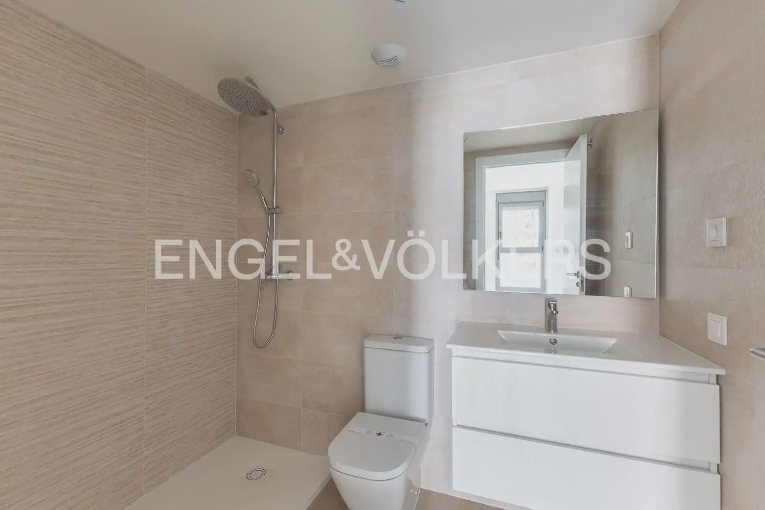 Appartement de 3 chambres à louer à Valence ville avec garage - 1 700 € (Ref: 9944561)