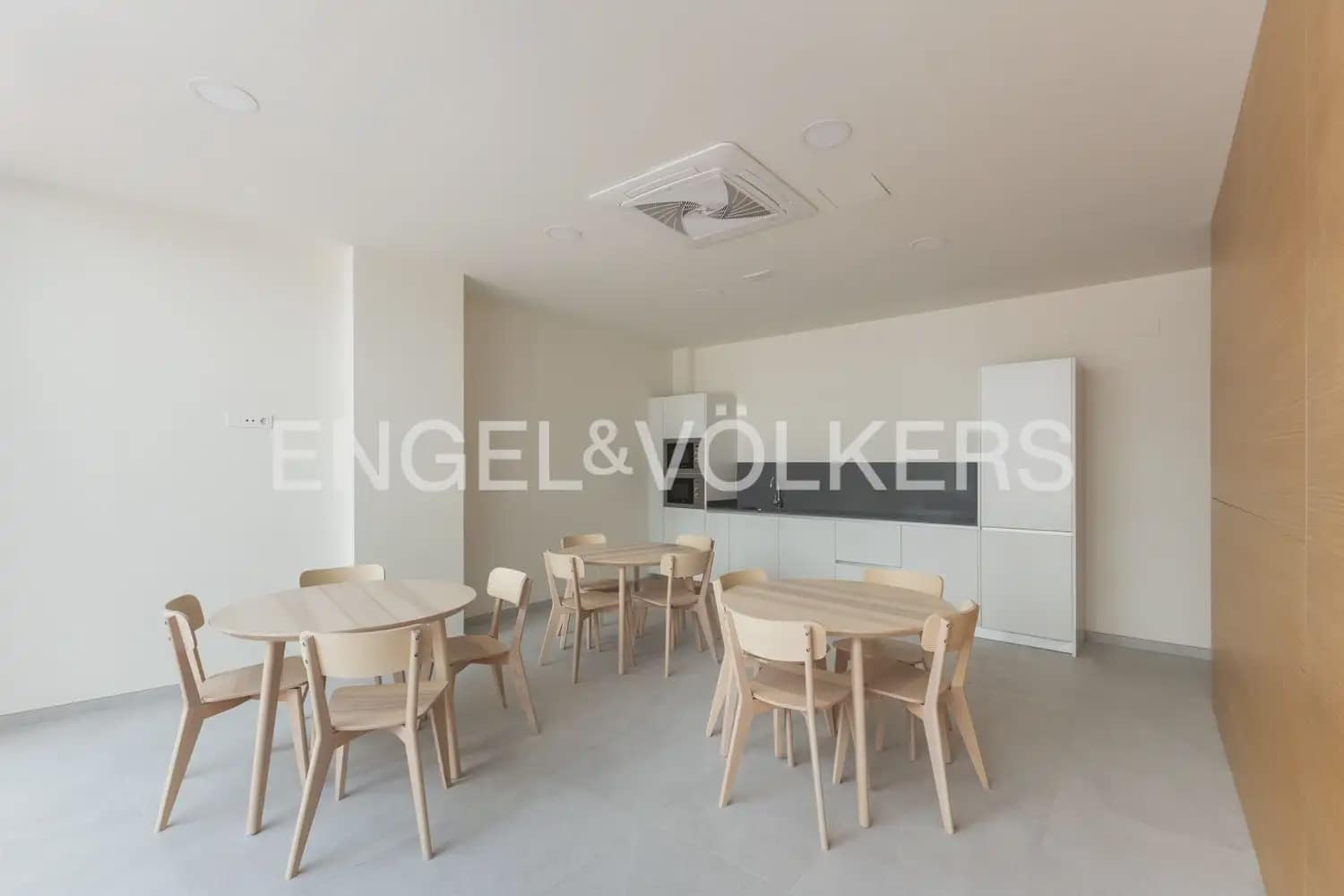 3 quarto Apartamento para arrendar em Valencia cidade com garagem - 1 700 € (Ref: 9944561)