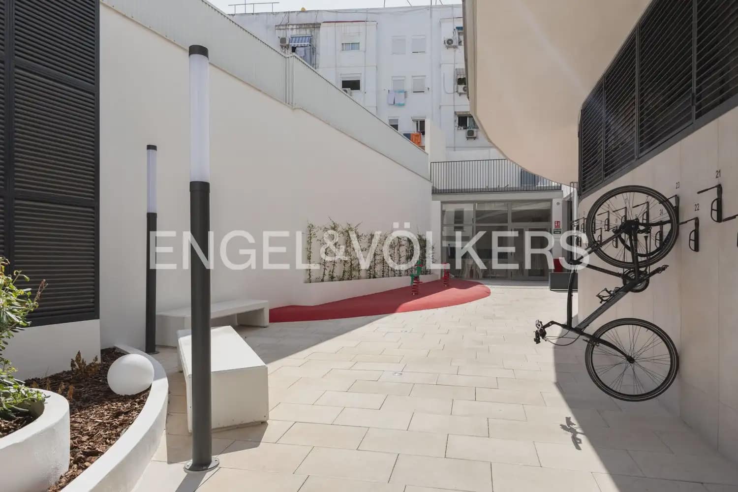 3 quarto Apartamento para arrendar em Valencia cidade com garagem - 1 700 € (Ref: 9944561)