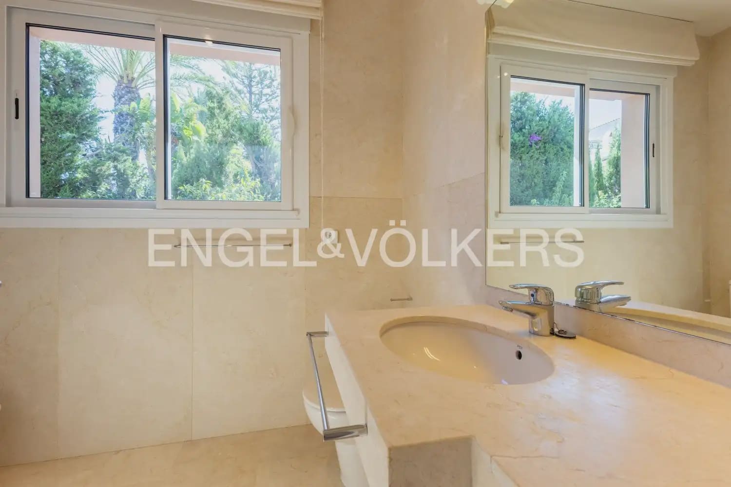 5 soverom Villa til salgs i Javea / Xabia med svømmebasseng garasje - € 2 000 000 (Ref: 9944822)