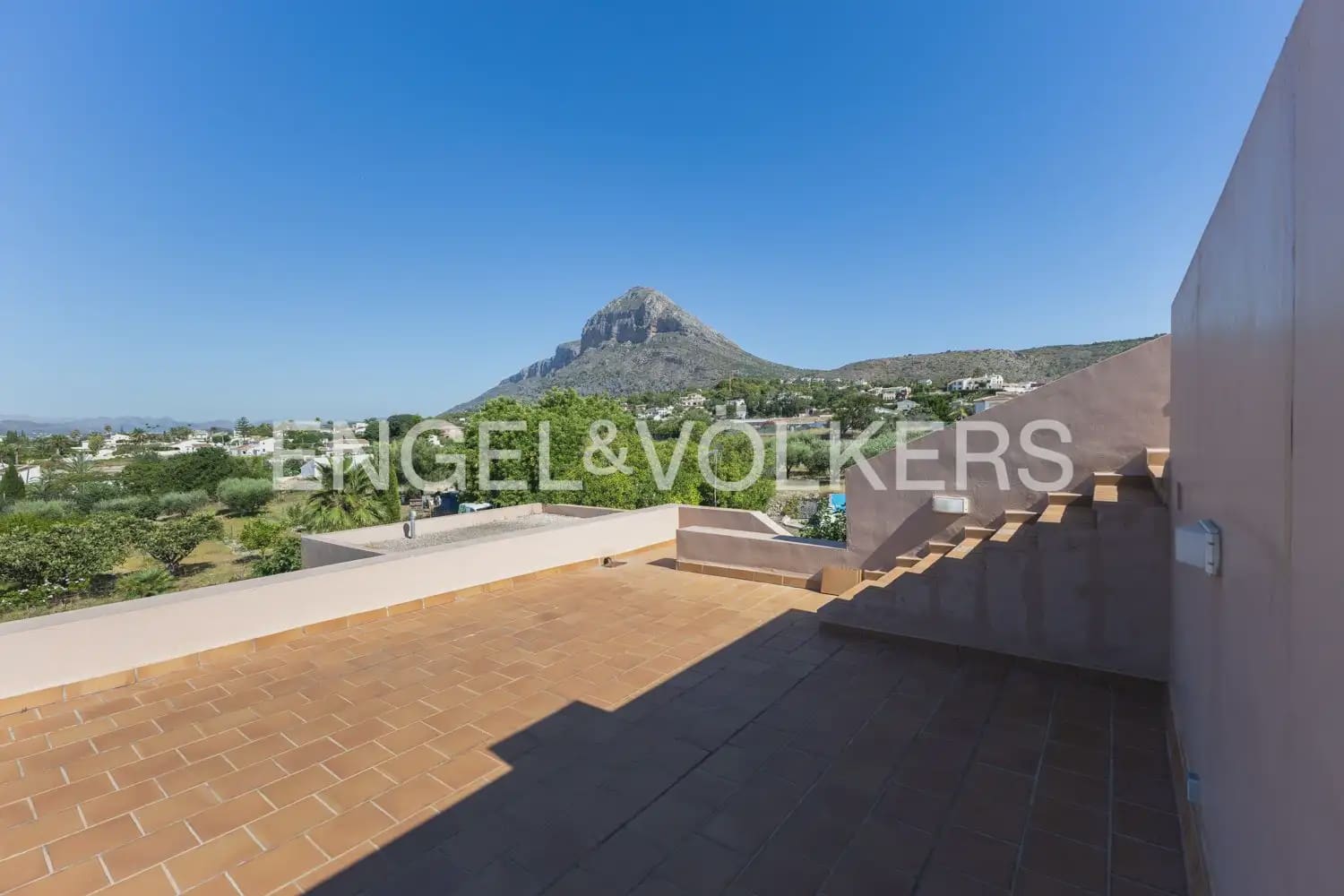 5 soverom Villa til salgs i Javea / Xabia med svømmebasseng garasje - € 2 000 000 (Ref: 9944822)