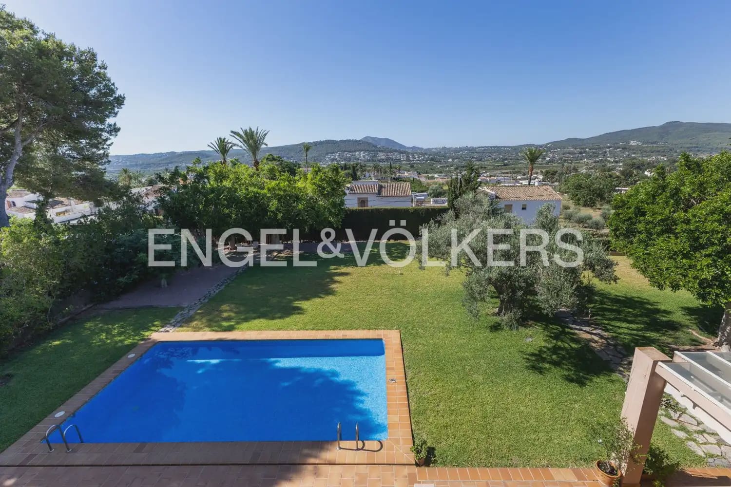 5 soverom Villa til salgs i Javea / Xabia med svømmebasseng garasje - € 2 000 000 (Ref: 9944822)