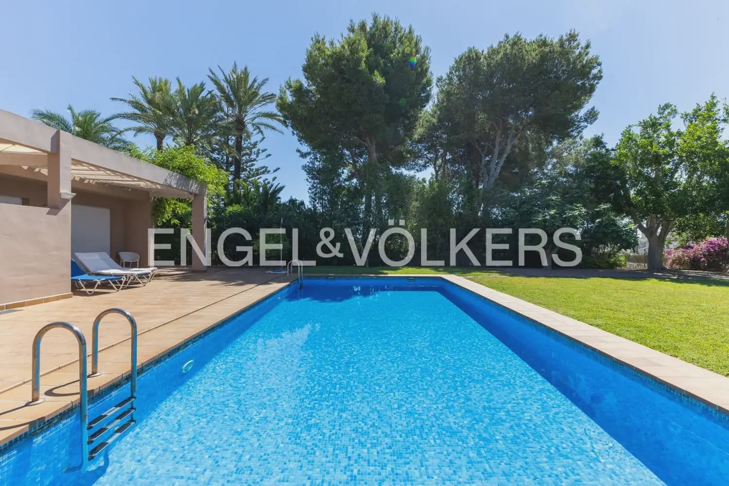 5 soverom Villa til salgs i Javea / Xabia med svømmebasseng garasje - € 2 000 000 (Ref: 9944822)