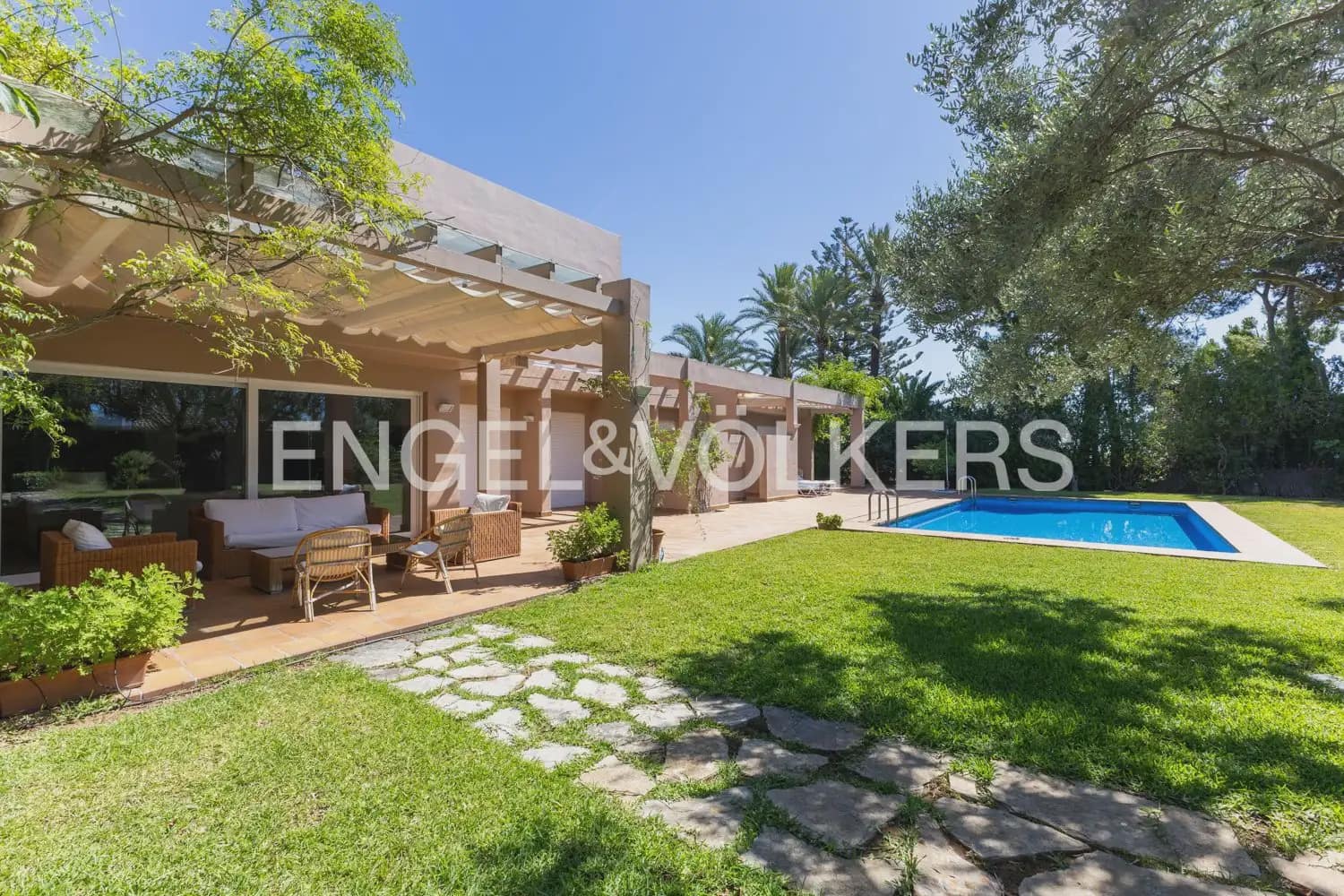 5 soverom Villa til salgs i Javea / Xabia med svømmebasseng garasje - € 2 000 000 (Ref: 9944822)