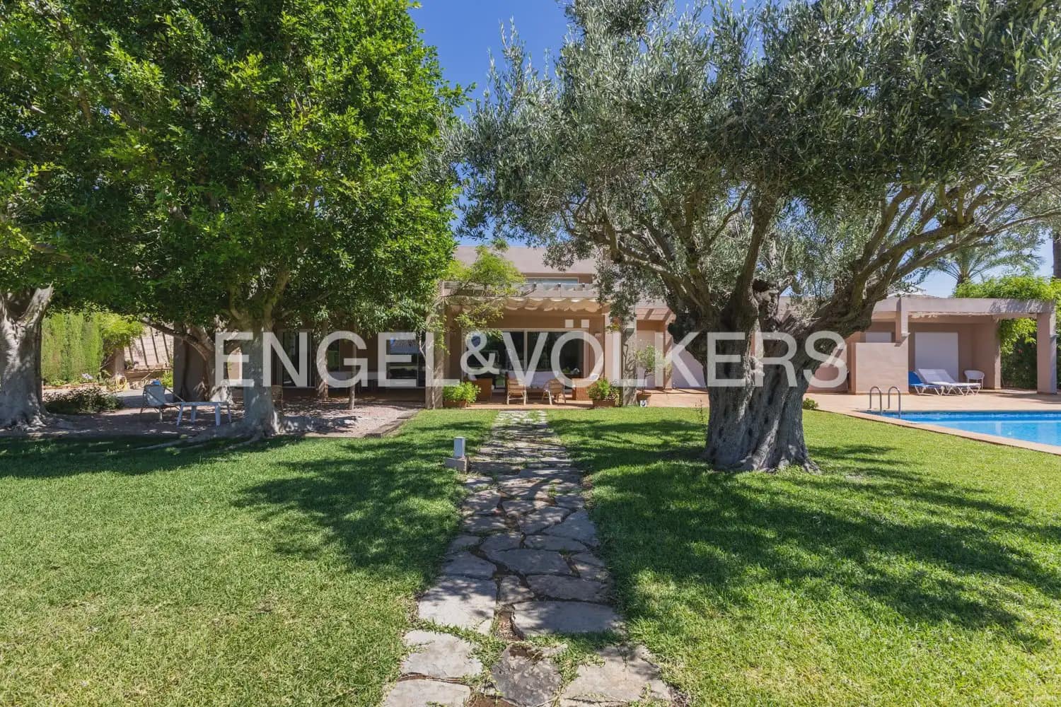 5 soverom Villa til salgs i Javea / Xabia med svømmebasseng garasje - € 2 000 000 (Ref: 9944822)