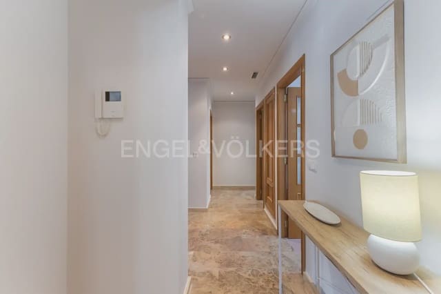 3 quarto Apartamento para arrendar em Alzira com garagem - 1 300 € (Ref: 9944900)