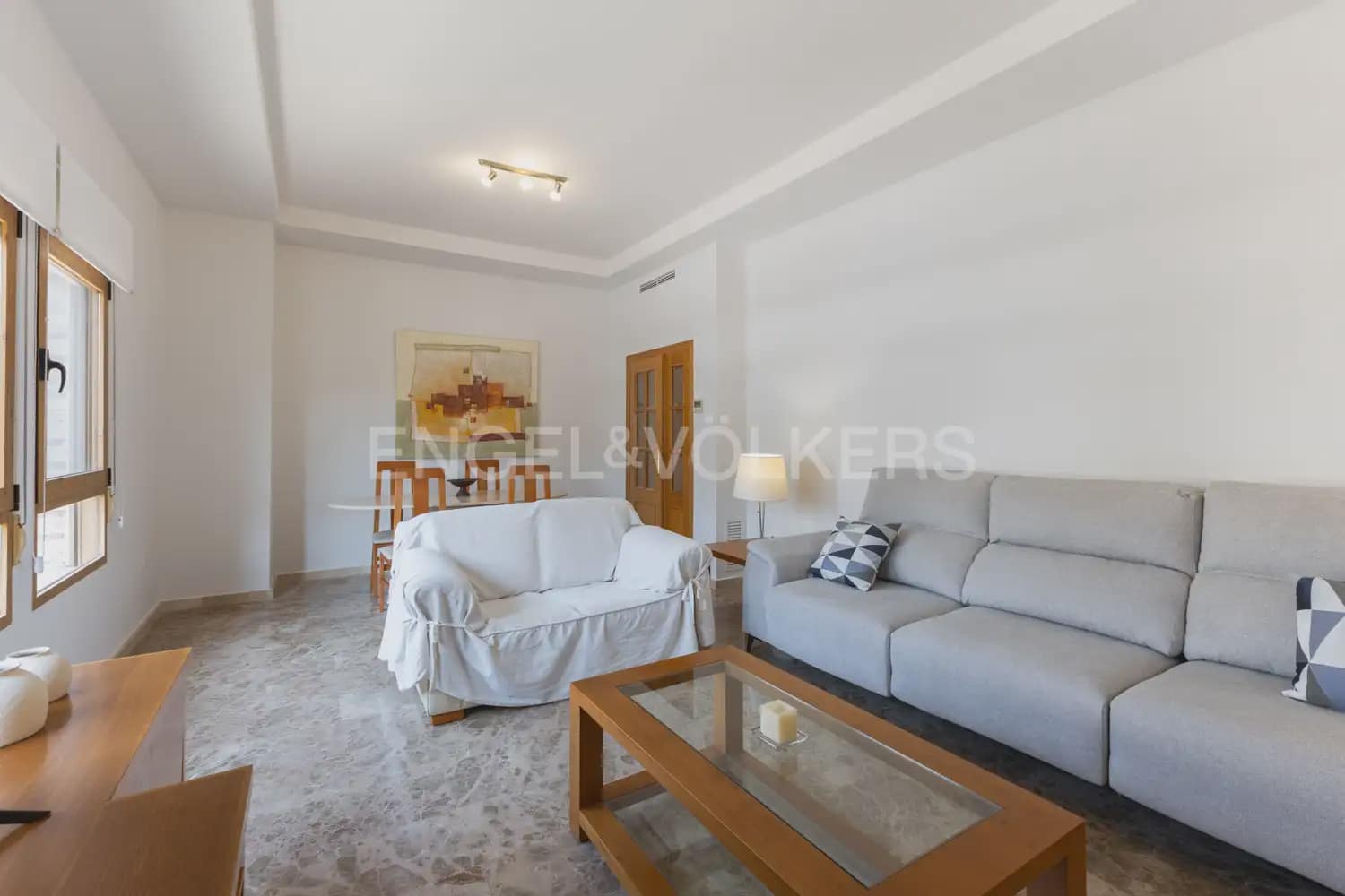 3 bedroom Flat for rent in Alzira with garage - € 1,300 (Ref: 9944900)