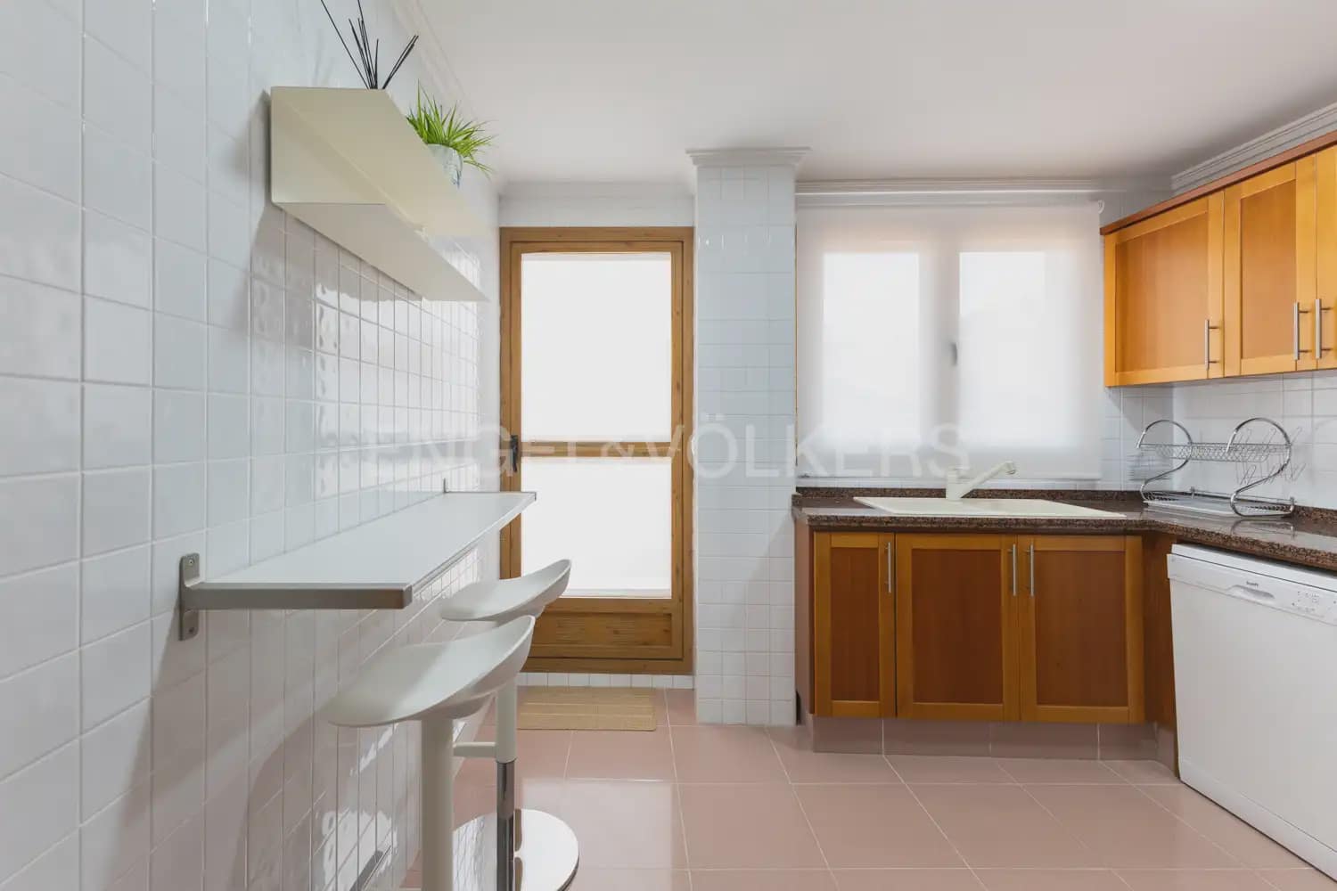 3 bedroom Flat for rent in Alzira with garage - € 1,300 (Ref: 9944900)