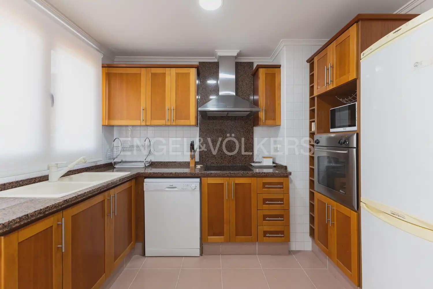 3 bedroom Flat for rent in Alzira with garage - € 1,300 (Ref: 9944900)