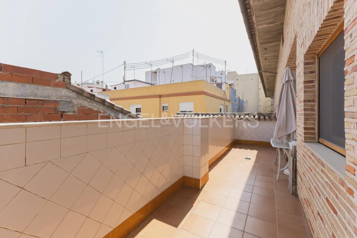 3 bedroom Flat for rent in Alzira with garage - € 1,300 (Ref: 9944900)