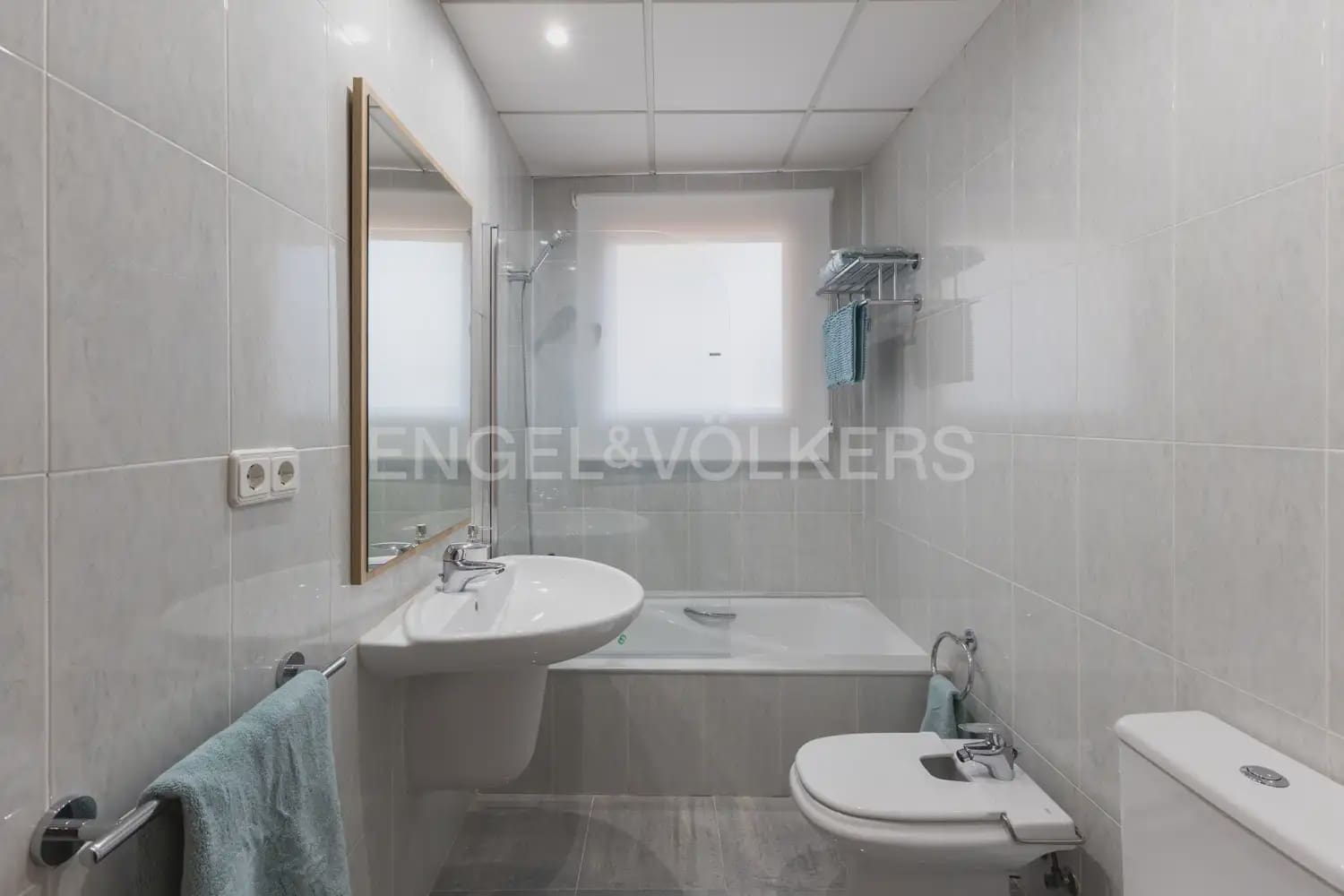 3 bedroom Flat for rent in Alzira with garage - € 1,300 (Ref: 9944900)