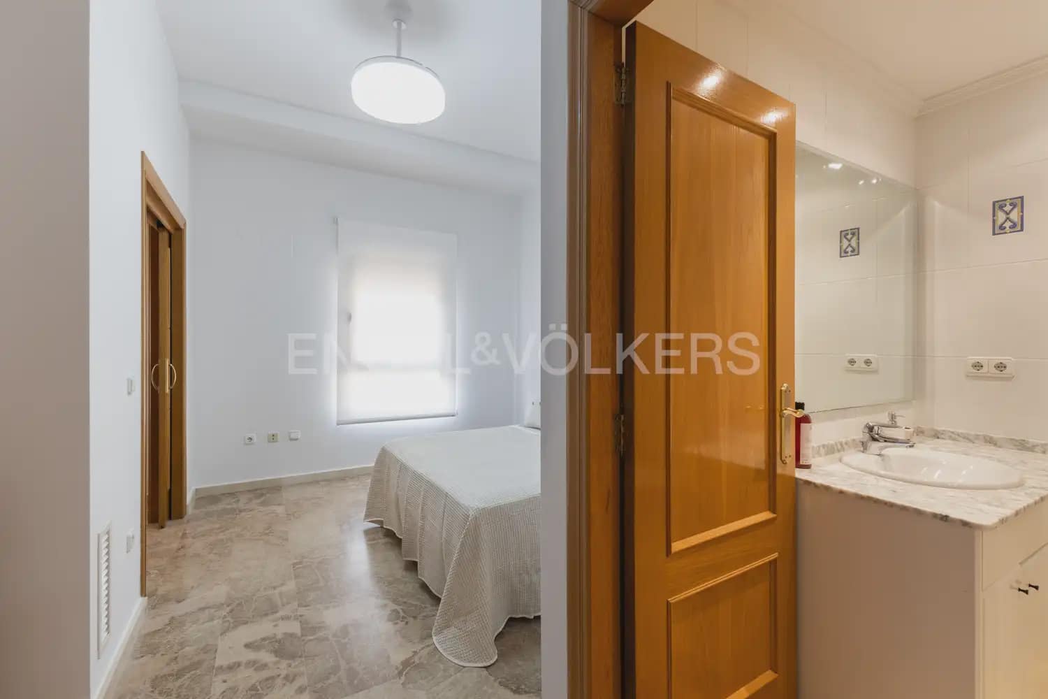 3 bedroom Flat for rent in Alzira with garage - € 1,300 (Ref: 9944900)