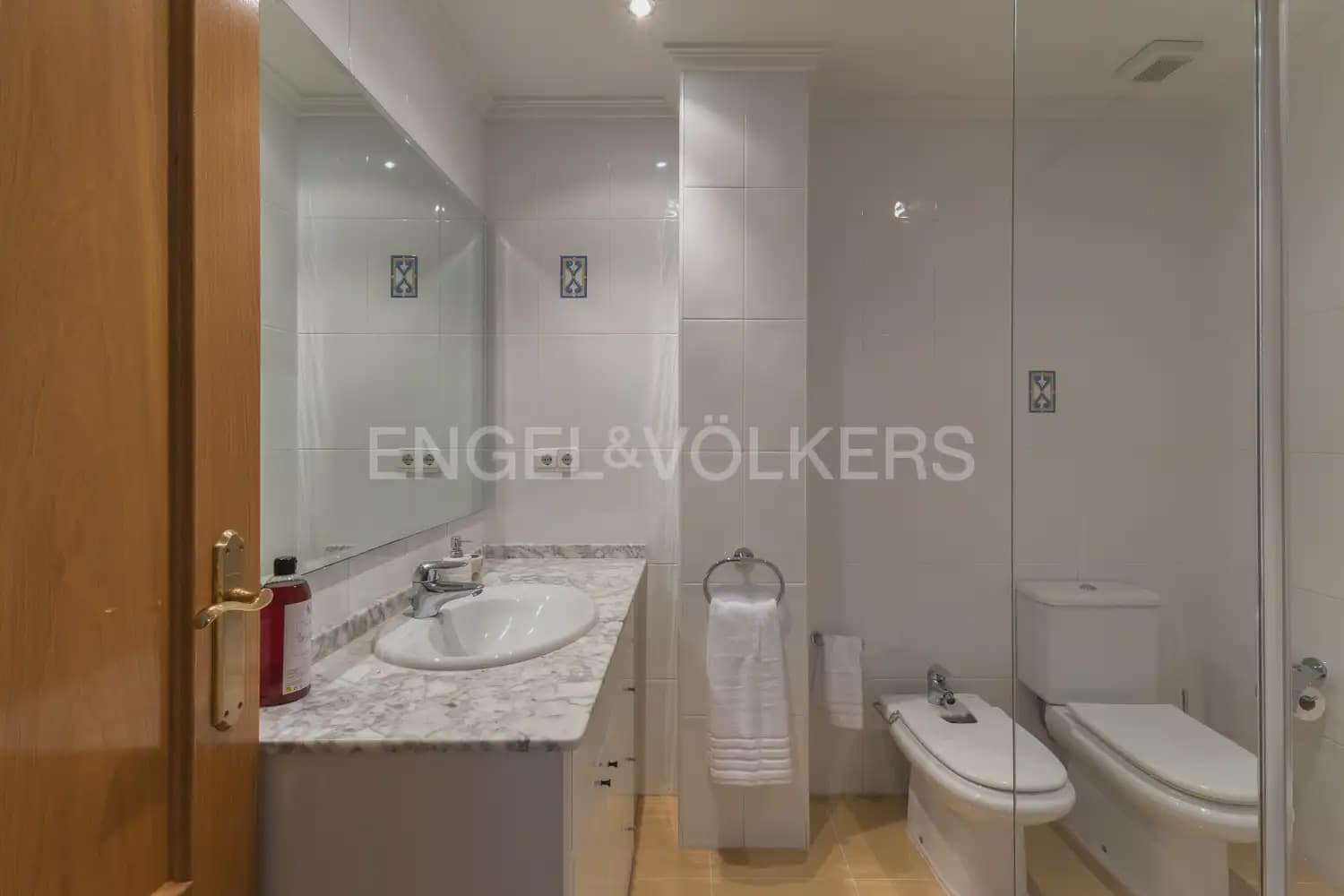 3 bedroom Flat for rent in Alzira with garage - € 1,300 (Ref: 9944900)