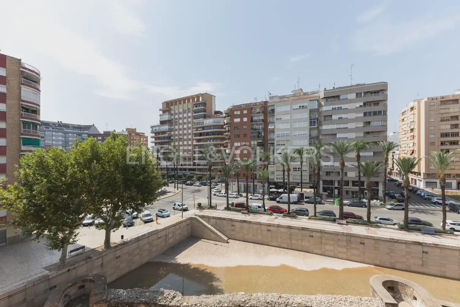 3 bedroom Flat for rent in Alzira with garage - € 1,300 (Ref: 9944900)