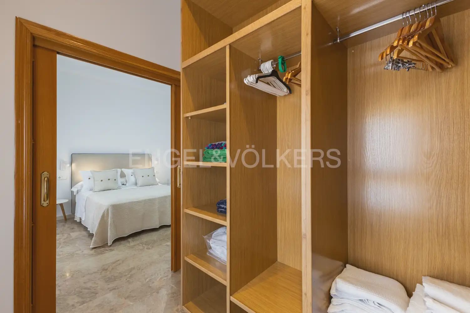 3 bedroom Flat for rent in Alzira with garage - € 1,300 (Ref: 9944900)