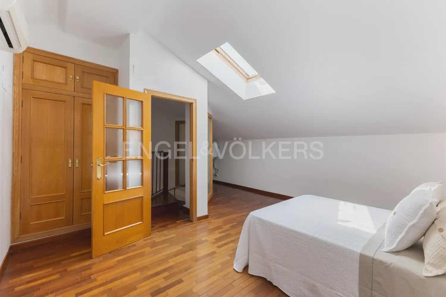 3 bedroom Flat for rent in Alzira with garage - € 1,300 (Ref: 9944900)